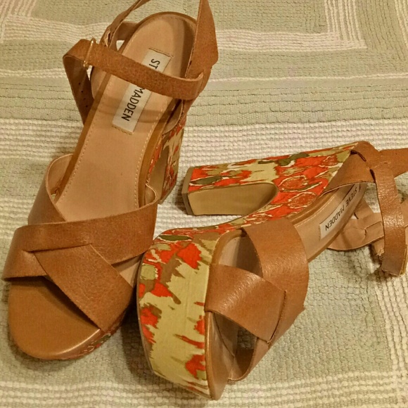 Steve Madden Wedge - Picture 2 of 3